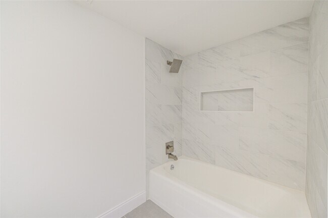 Building Photo - 50 Saddlebrook Ln
