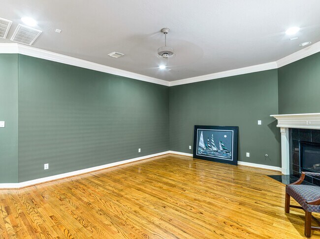 Building Photo - 3006 E Park at Fairdale