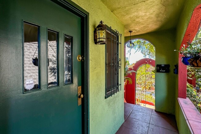 Building Photo - 1024 Coronado Terrace