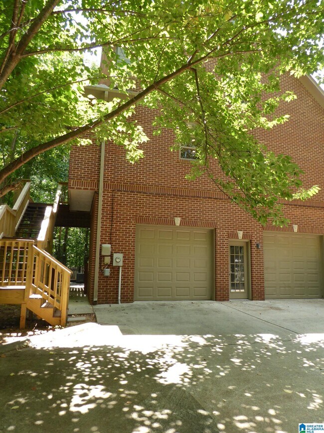 Building Photo - 1040 Cole Cir