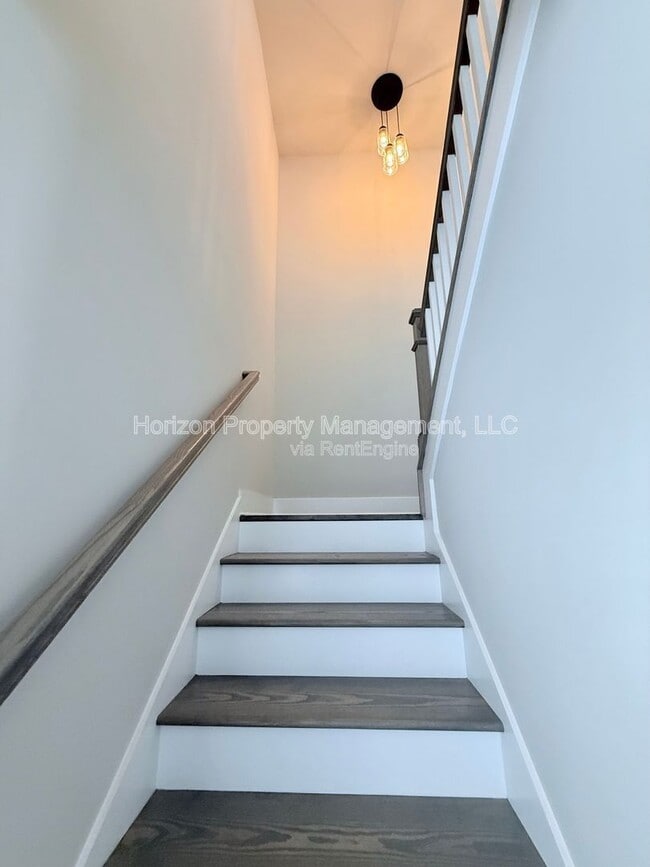 Building Photo - 6560 Bonanza Trail