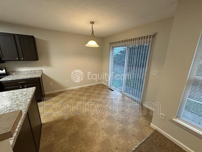 Building Photo - 98 Bannock Dr