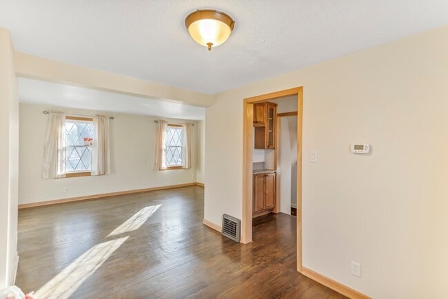 Building Photo - 5156 W 63rd Pl