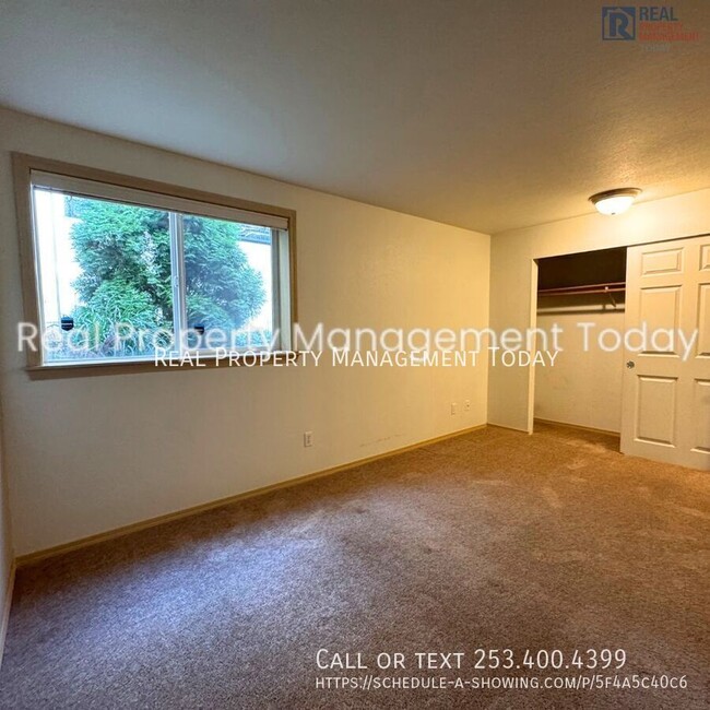 Building Photo - 2 Bedroom Condo in Gig Harbor!