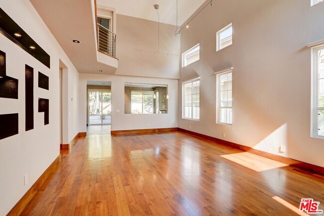 Building Photo - 3145 White Cedar Pl