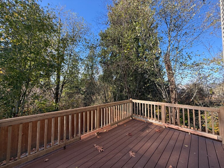 Building Photo - 1827 147th Pl SW