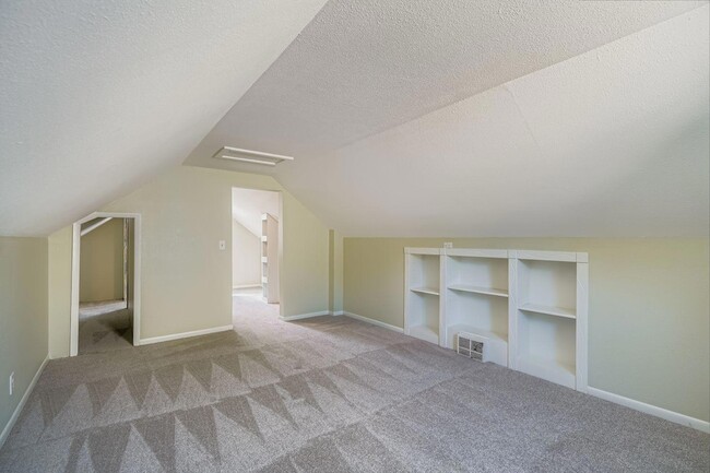 Building Photo - 837 Bidwell St