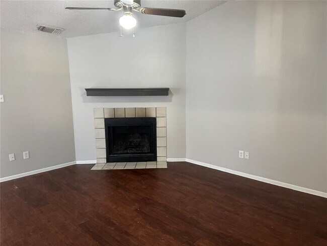 Building Photo - 10616 Mellow Meadow Dr