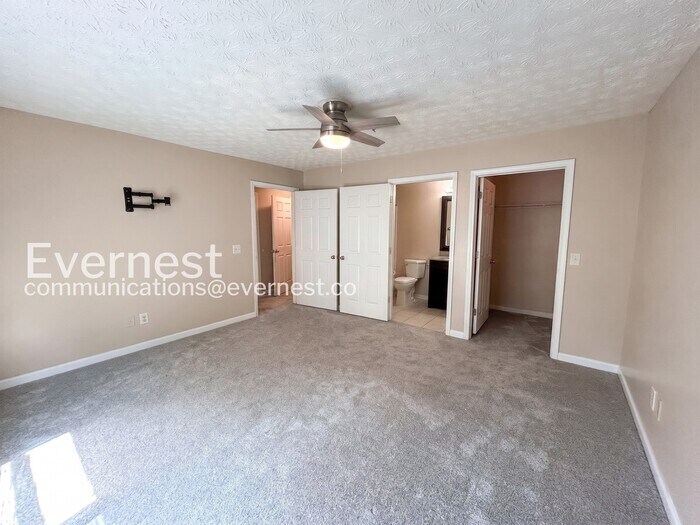 Building Photo - 7101 Fairington Ridge Cir