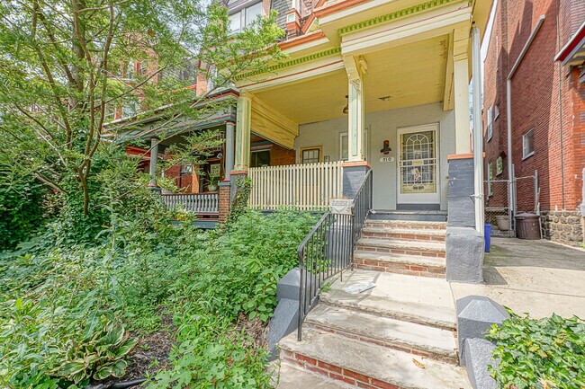 Building Photo - 510 S 48th St