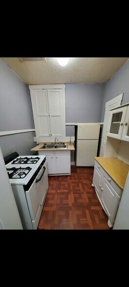 Building Photo - 1609 25th St