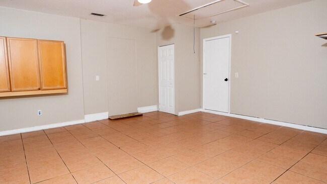 Building Photo - 3309 SW Frankford St