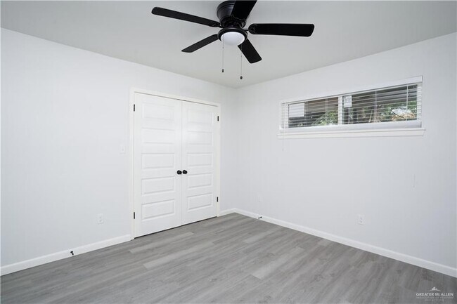 Building Photo - 1107 Shasta Ave W