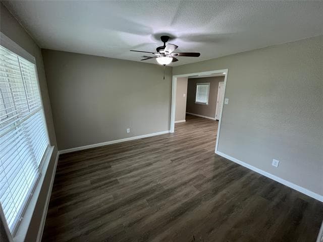 Building Photo - 2930 Gardenia Dr