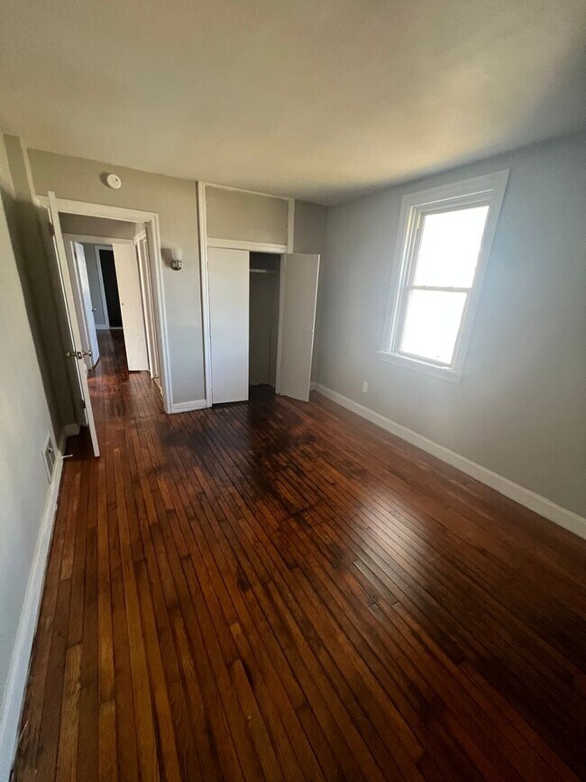 Building Photo - 1878 Spring Rd