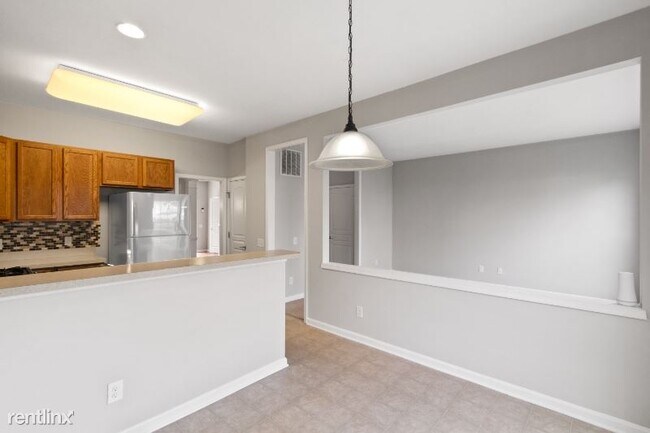Building Photo - 3 br, 2.5 bath Townhome - 43 Shire Ct