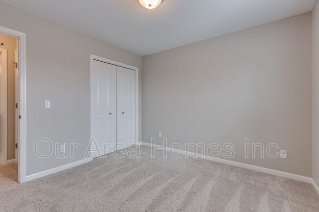 Building Photo - 591 William St