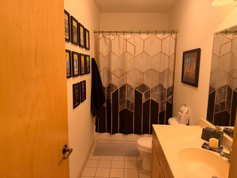 Building Photo - 523 S 9th St