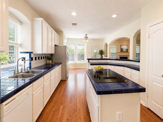 Building Photo - 223 Wild Oak Run