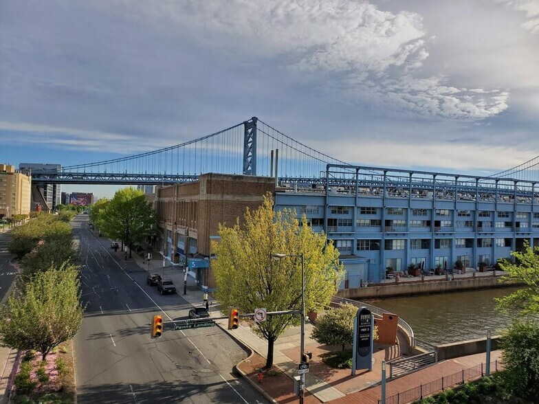 Building Photo - 3 N Christopher Columbus Blvd