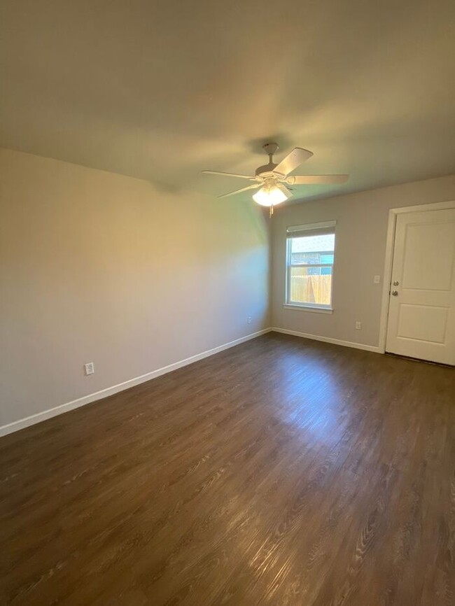 Building Photo - 2 Bed 2 Bath 1 Car Garage Duplex in Summit...