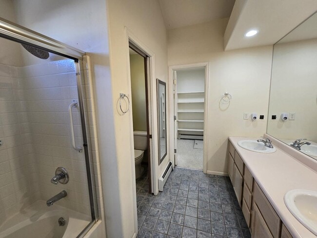 Building Photo - 3156 Arrowhead Dr