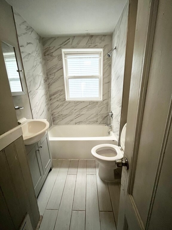 Building Photo - 70 Marianna St