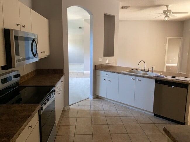 Building Photo - 8 Black Water Way