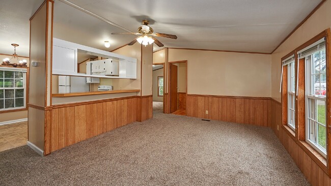 Building Photo - Coming Soon: 3BR, 2BA house in Greenbrier ...