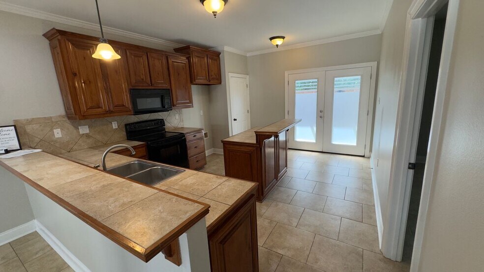 Building Photo - 12223 Village Maison Dr