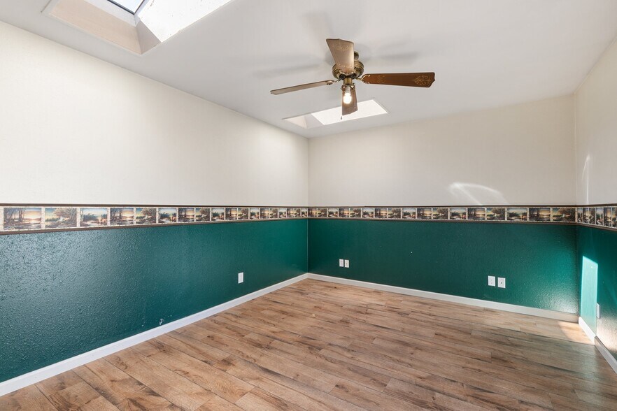 Building Photo - 1512 Willshire Dr