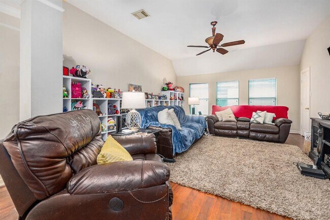 Building Photo - 305 Pinnacle Cove Ct