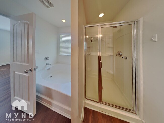 Building Photo - 3602 Exbury Gardens Dr