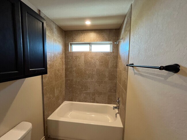 Building Photo - 7011 Micayla Cv