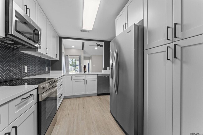 Building Photo - 15613 Shenandoah Square Ave.