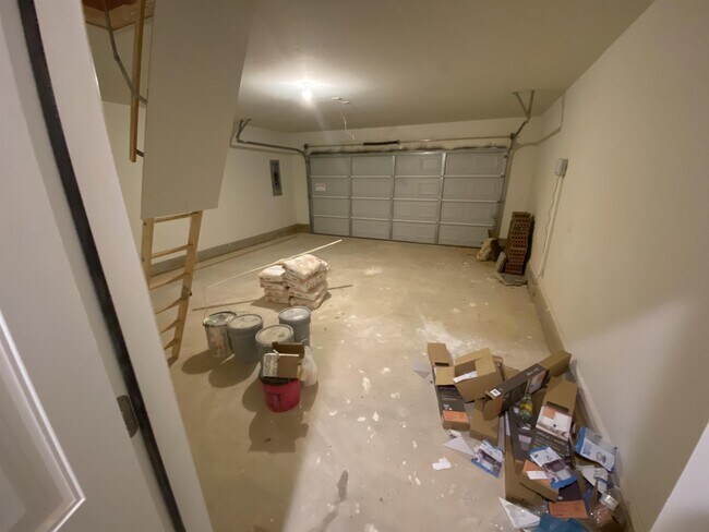 Building Photo - 2424 Alta Vista Ln