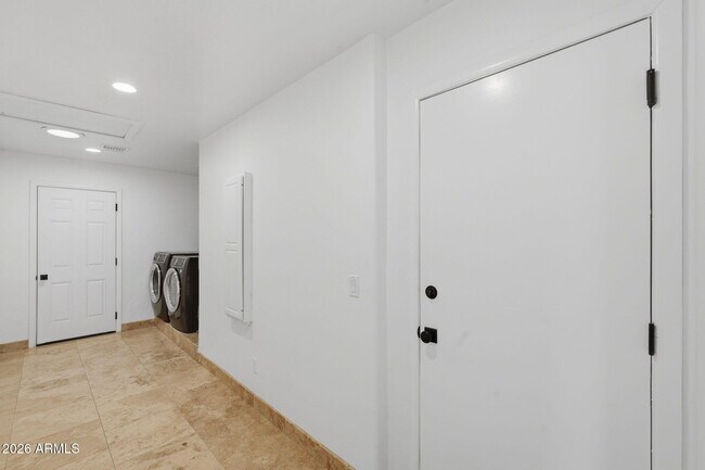 Building Photo - 6302 E Cochise Rd