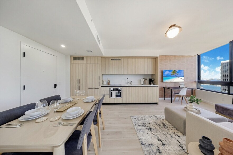 Building Photo - 30 2nd St