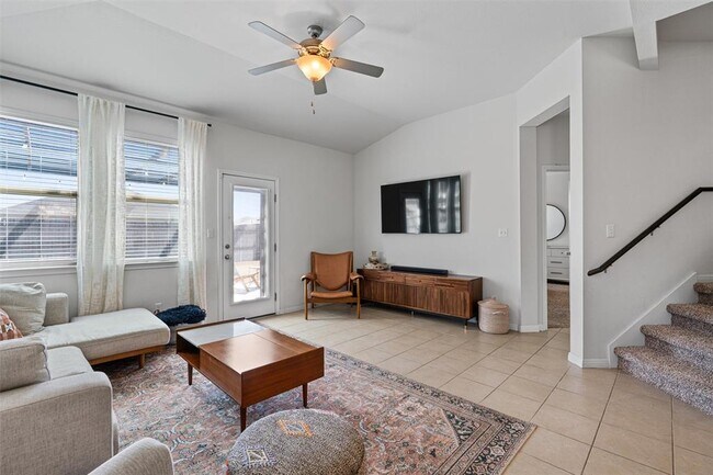 Building Photo - 137 Red Sun Dr