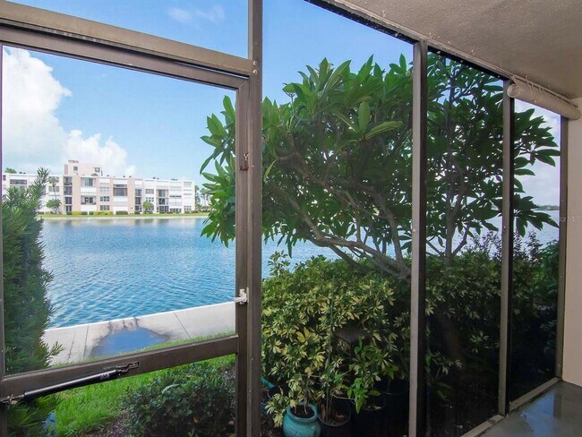 Building Photo - 7540 Bay Island Dr S