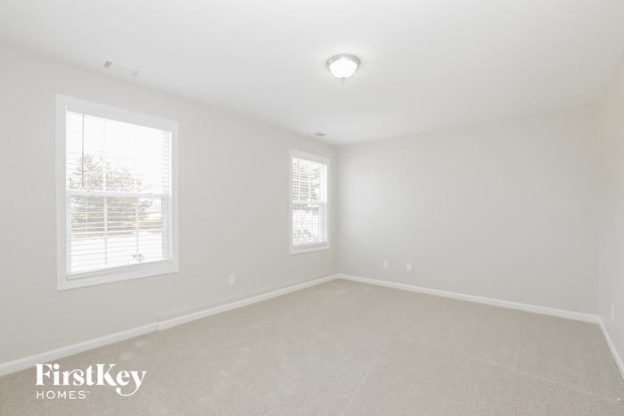 Building Photo - 919 Kendall Park Dr