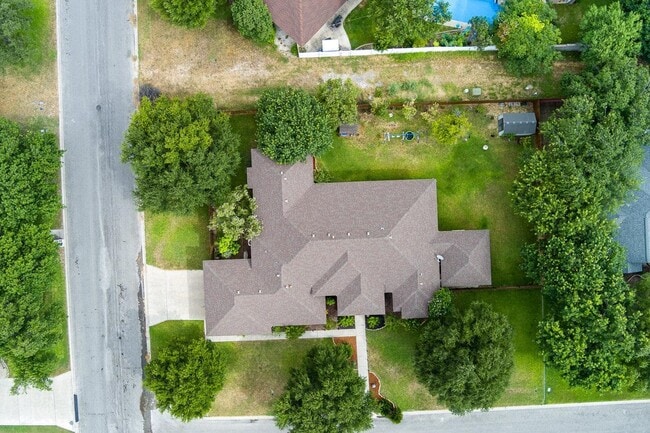 Building Photo - 100 Timber Rock Dr