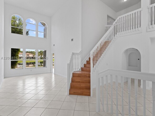 Building Photo - 11149 NW 72nd Terrace