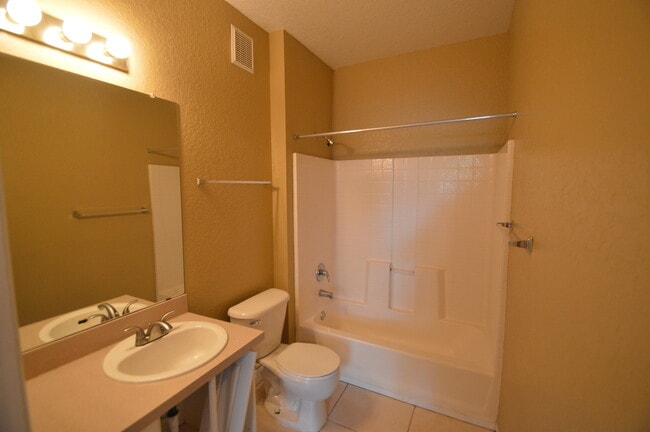 Building Photo - ALTAMONTE SPRINGS:Gated community, Ground Floor Unit! AVAILABLE APRIL 15th!