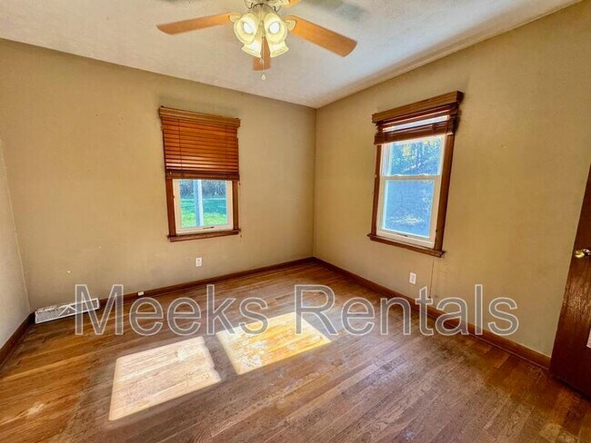 Building Photo - 1987 McVeigh Ave