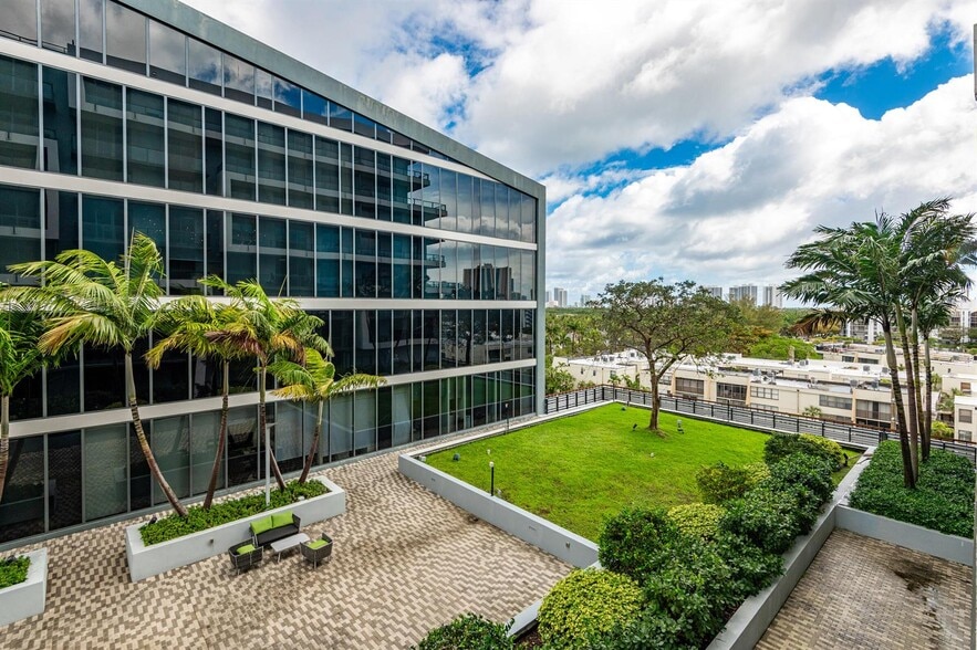 Building Photo - 2960 NE 207th St