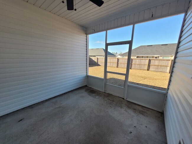 Building Photo - $500 Move-In Incentive - Spacious 4-Bedroo...