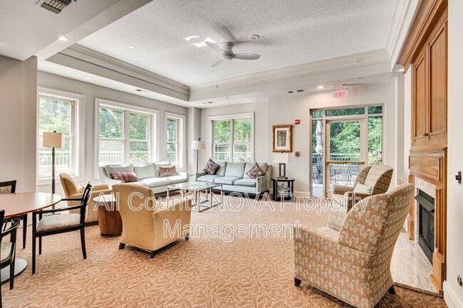 Building Photo - 11776 Stratford House Pl