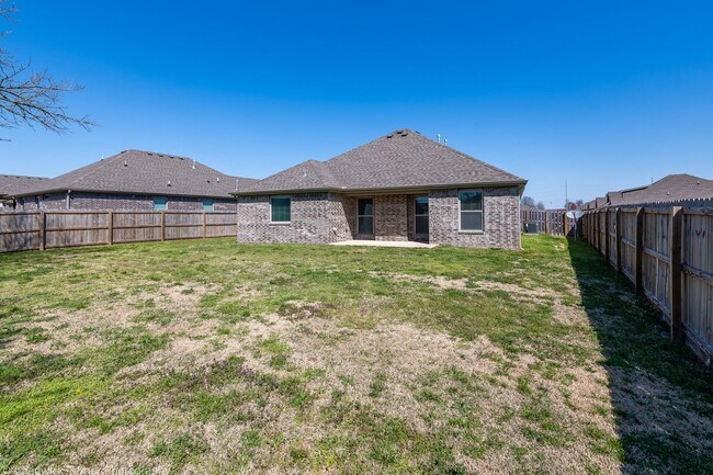 Building Photo - ***1001 Gardenia Street***