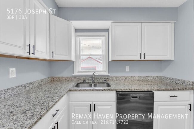 Building Photo - 5176 Joseph St